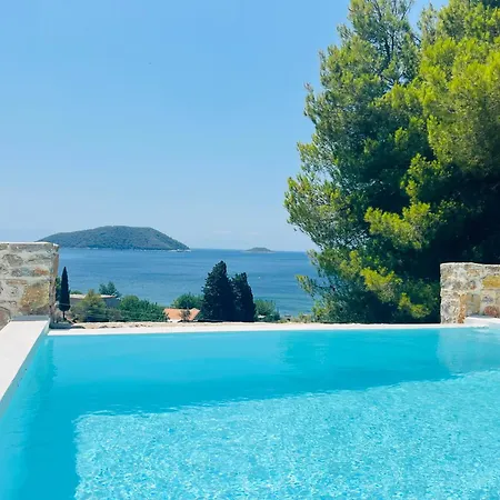 Hotel Natura Luxury Villas Skopelos 5*
