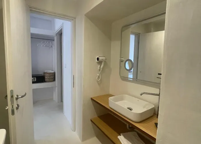 Natura Luxury Beachfront Hotel Neo Klima